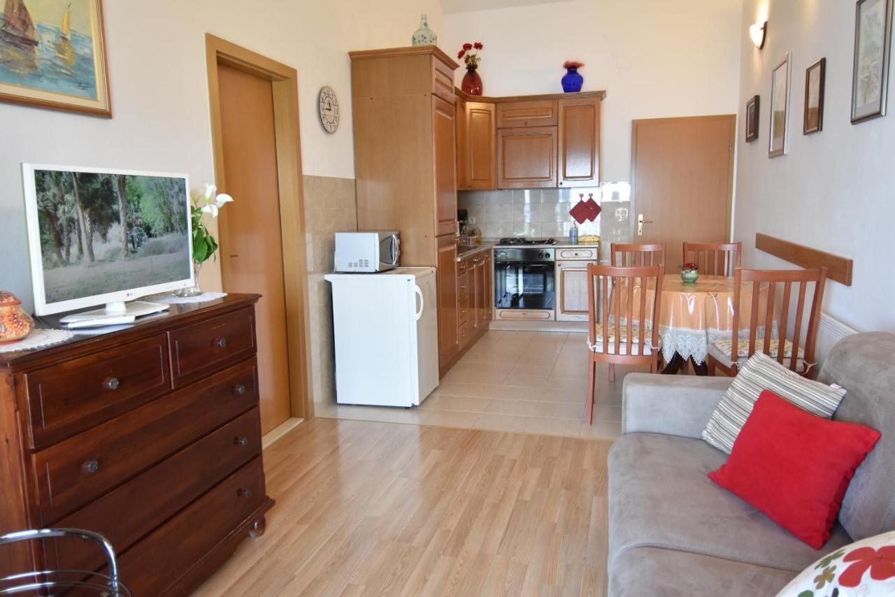 Villa Delfina Podgora Bagian luar foto