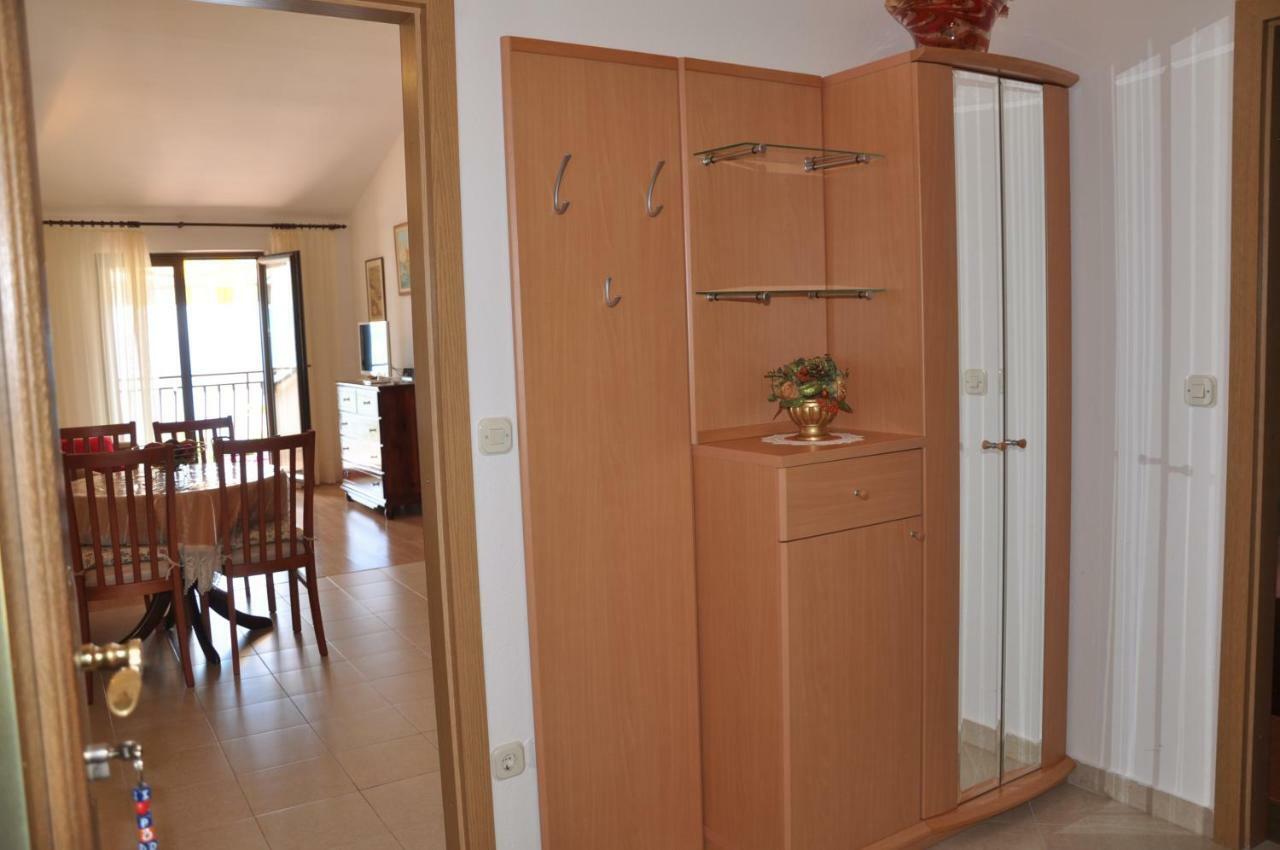 Villa Delfina Podgora Bagian luar foto